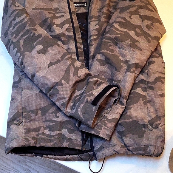 Quicksilver Snowboard/Ski Jacket - Picture 4 of 4
